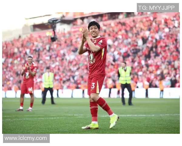 日本足球球星面罩热潮引发粉丝追捧掀起独特文化风尚